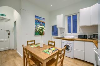 Apartamento en Ronda de segovia 34. Apartamento 1 dormitorio reformado zona imperial/palacio