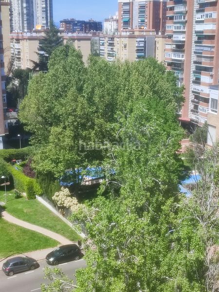 Foto 9cd7383f-21bf-40ba-8f4b-ea0a22bbe617. Pis amb calefacció piscina a Costillares Madrid