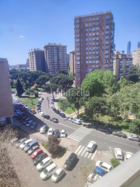 Foto b7597582-98a5-44d3-ab92-b035dc890f11. Pis amb calefacció piscina a Costillares Madrid