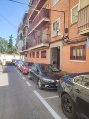 Pis  Calle alzina. 3 dormitorios 1 baño para entrar a vivir