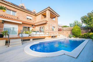 Casa a Els Avets-Can Serrafossà-Ximelis. Exclusiva casa en can serrafosa