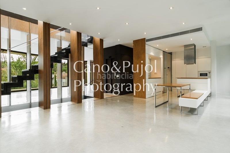 Foto 0f6dc9a9-467c-49b1-803f-a0282958e11e. Casa con riscaldamento parcheggio piscina in Golf-Can Trabal Sant Cugat del Vallès