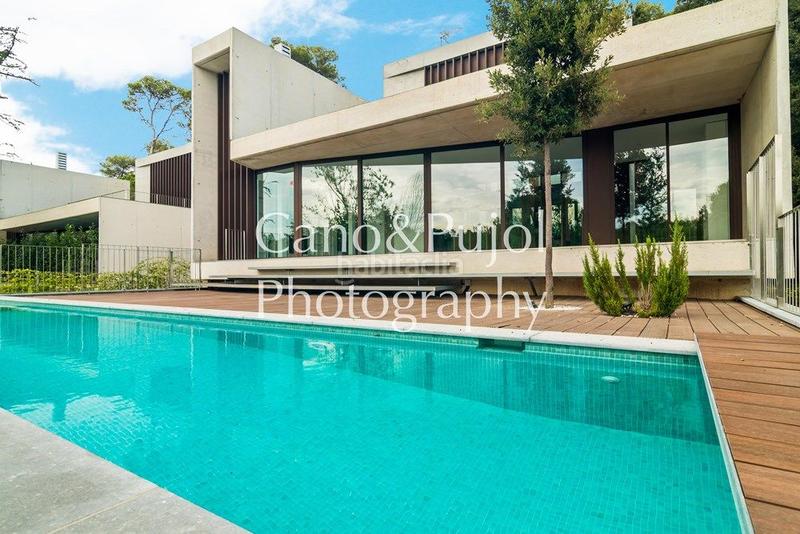 Foto 53bce44c-d39b-428c-9bae-42583bd0a896. Casa con riscaldamento parcheggio piscina in Golf-Can Trabal Sant Cugat del Vallès