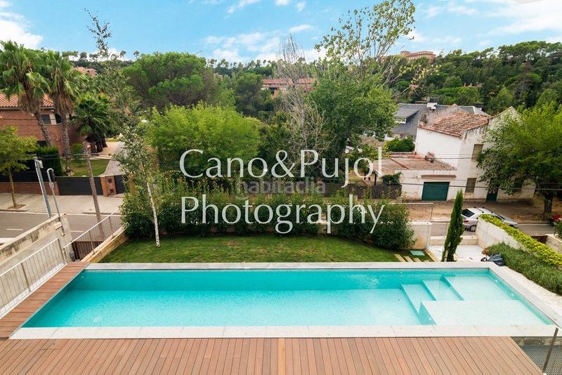 Foto 9d95bd90-c44a-4297-94a8-ea74686ade86. Casa con riscaldamento parcheggio piscina in Golf-Can Trabal Sant Cugat del Vallès