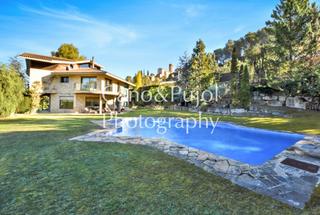 Casa a Gelida. Casa unifamiliar de 5 dormitorios con parcela de 2000m