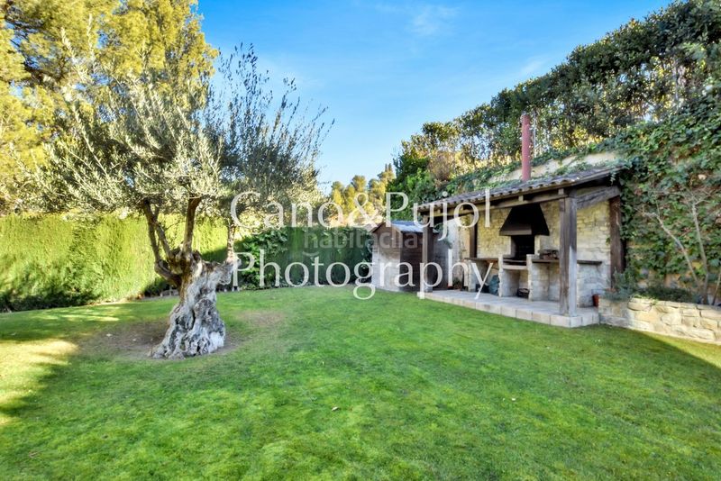 Foto 25c6b931-14dc-4acb-89cd-62dae156c686. Casa amb calefacció aparcament piscina a Gelida