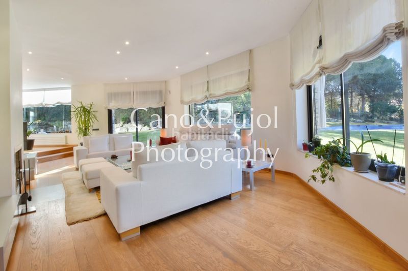 Foto 28a3b52f-74f0-4248-9903-440a1cd689ec. Casa amb calefacció aparcament piscina a Gelida