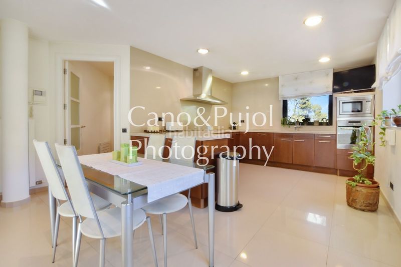 Foto 3138a979-11ae-4ae6-88ca-8ad8d7106493. Casa amb calefacció aparcament piscina a Gelida