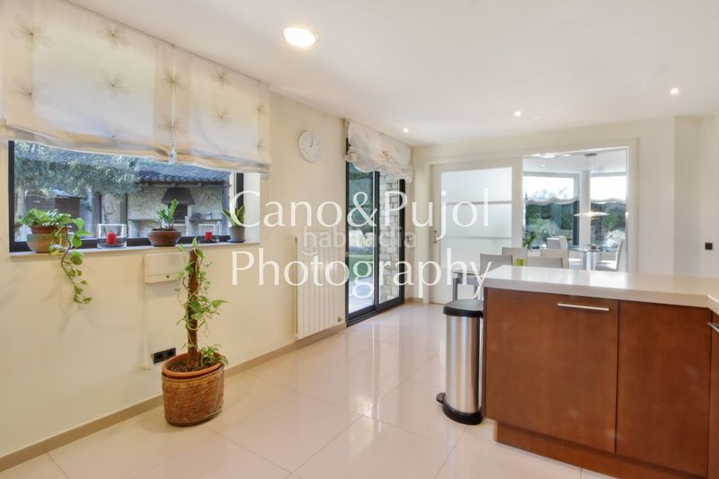 Foto 32621ff7-5a3e-4275-83ca-268b55e97eb4. Casa amb calefacció aparcament piscina a Gelida