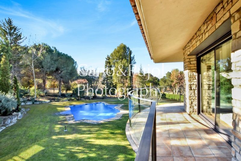 Foto 43573f8c-c6b4-44a9-a5d1-854442f4aedf. Casa amb calefacció aparcament piscina a Gelida