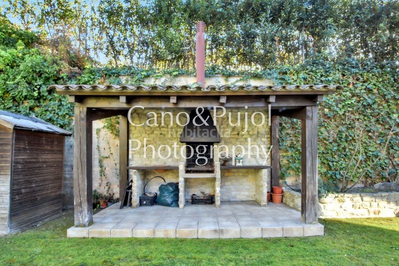 Foto 4baf04f3-9014-4ca2-9480-7f7be6d5e077. Casa amb calefacció aparcament piscina a Gelida