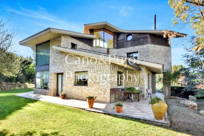 Foto 73dfeaf3-b375-4d2e-89b0-30e910cd574a. Casa amb calefacció aparcament piscina a Gelida