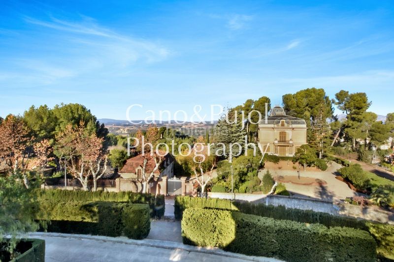 Foto 9217534c-7016-46e2-9284-064112f9e0d5. Casa amb calefacció aparcament piscina a Gelida