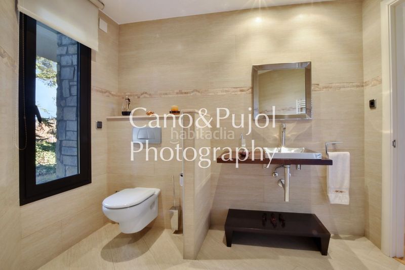 Foto 99cbd657-a3e6-41bd-98ce-ab0d1dec3264. Casa amb calefacció aparcament piscina a Gelida