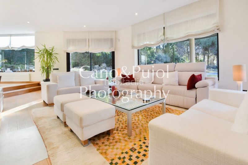 Foto 9da5da90-317c-4a7d-b7b1-847a9f7487f9. Casa amb calefacció aparcament piscina a Gelida