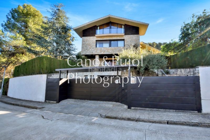 Foto 9fea7ba8-4af7-4257-83f1-2005185c87be. Casa amb calefacció aparcament piscina a Gelida