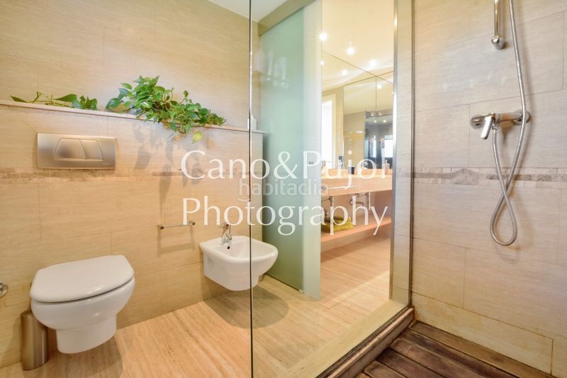 Foto a83daaf0-31ca-45fa-bc2b-2c51b536e845. Casa amb calefacció aparcament piscina a Gelida