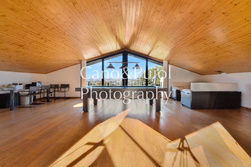 Foto a95782d2-0fdf-4ec8-aa7e-a9883b9dec20. Casa amb calefacció aparcament piscina a Gelida