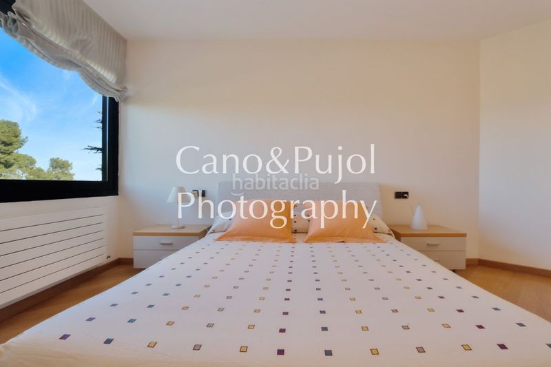 Foto b0e65fe7-9d6a-4fd8-b49b-8a0428931a4b. Casa amb calefacció aparcament piscina a Gelida