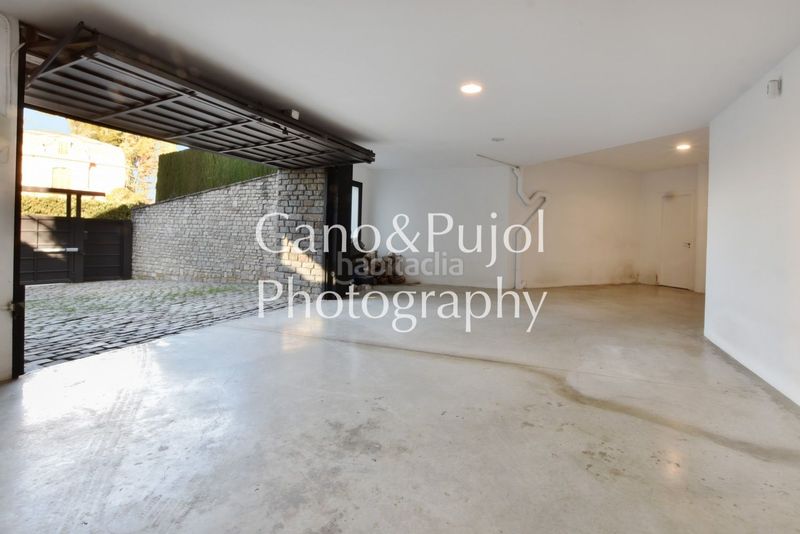 Foto d4ea9bc8-e6ab-4e2e-a35a-622c25889069. Casa amb calefacció aparcament piscina a Gelida