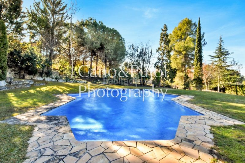 Foto d9999128-7087-4e04-b0b7-83f2bce7fd32. Casa amb calefacció aparcament piscina a Gelida