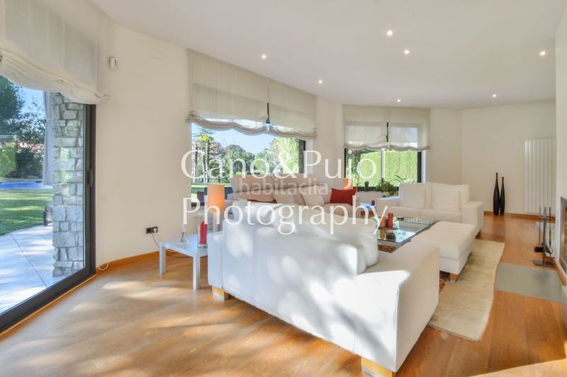 Foto eb68e257-e9d1-487e-9240-947b32a69ce6. Casa amb calefacció aparcament piscina a Gelida