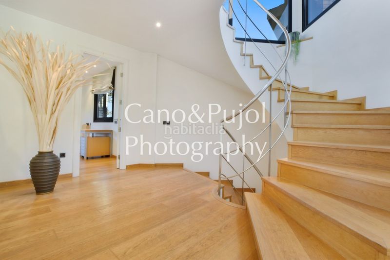 Foto f545f2b3-9c9a-4a37-bc8c-32b4b1ea3ea3. Casa amb calefacció aparcament piscina a Gelida