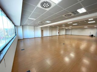 Oficina a Roquetes-Can Magí. En sant cugat del vallès