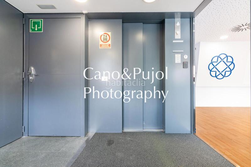 Foto fa1bbbbd-591c-4ff6-a2ef-bd873415b25d. Bureau avec chauffage dans Centre - Estació Sant Cugat del Vallès