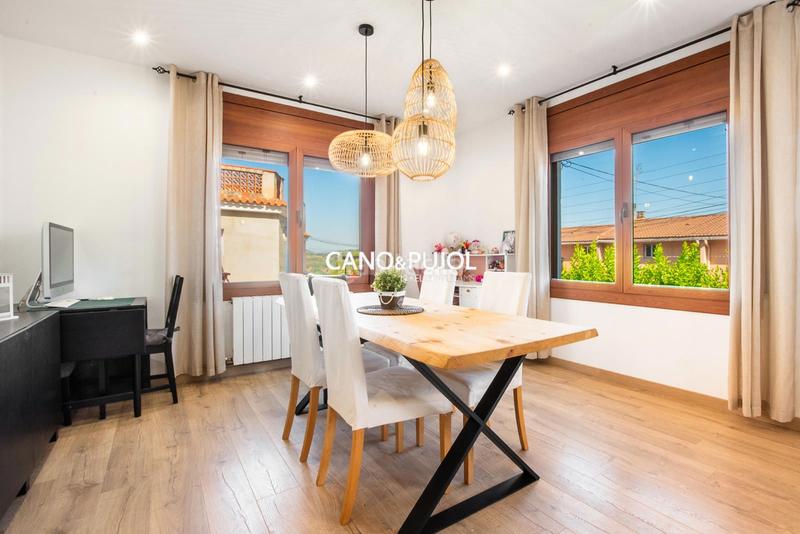 Foto 25590bba-da58-45b3-aea5-74be8db944ae. Casa amb calefacció aparcament a Castellbisbal