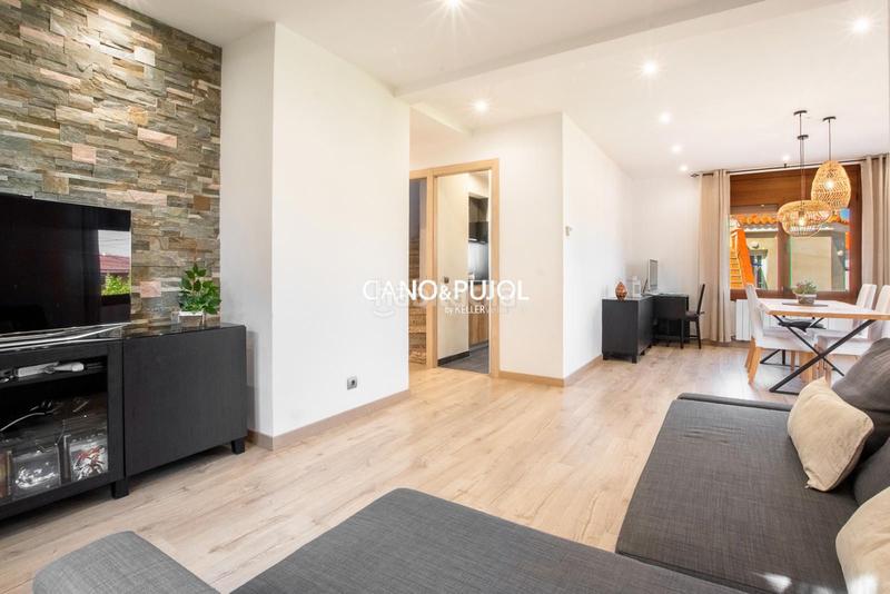 Foto f3694f99-8bc1-4c90-a813-ddc7bab53ee2. Casa amb calefacció aparcament a Castellbisbal