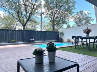 Appartement à Ciutat Jardí. Planta baja duplex con piscina privada en lleida