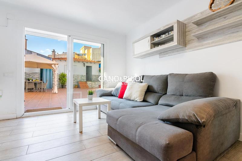 Foto 1333dd88-29c7-40d2-b816-d919d9883a89. Piso planta baja en rubi en Mercat Rubí