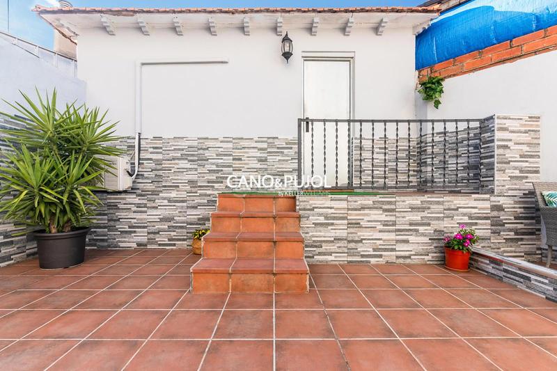 Foto b6faeb28-8270-49ab-9456-d7fef0251c16. Piso planta baja en rubi en Mercat Rubí