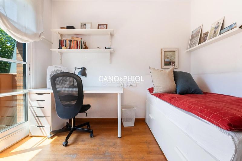 Foto 1827cea0-ae18-436b-815f-9f9047a2020d. Casa amb calefacció aparcament piscina a Mira-sol Sant Cugat del Vallès