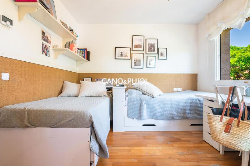 Foto 2d96678a-7044-43df-82ba-b1b0b4590abf. Casa amb calefacció aparcament piscina a Mira-sol Sant Cugat del Vallès