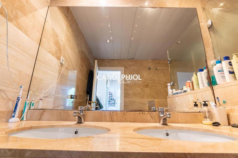 Foto 52fd68e1-7099-4635-9cd2-9e62843cb2e2. Casa amb calefacció aparcament piscina a Mira-sol Sant Cugat del Vallès