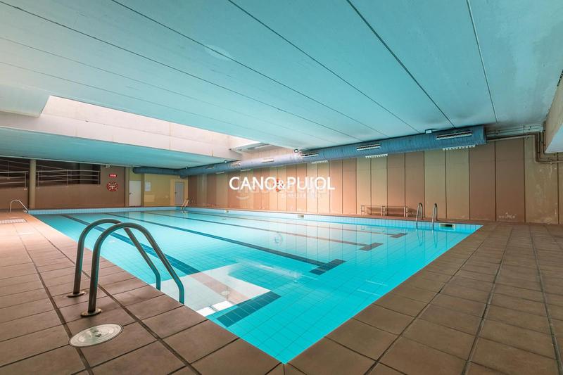 Foto 5f9e23ff-58de-4056-ac80-a5740253db9f. Casa amb calefacció aparcament piscina a Mira-sol Sant Cugat del Vallès