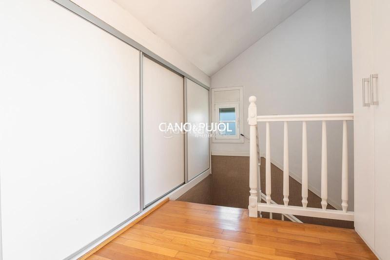 Foto 707b3b83-08ad-428a-aa10-255023dee4df. Casa amb calefacció aparcament piscina a Mira-sol Sant Cugat del Vallès