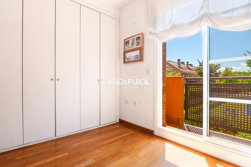 Foto 7b475a0d-d497-467a-92f0-a62b896839fa. Casa amb calefacció aparcament piscina a Mira-sol Sant Cugat del Vallès