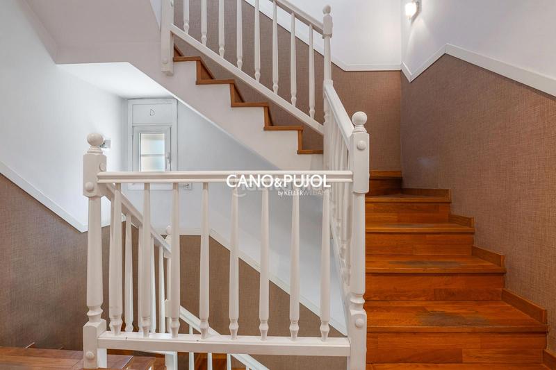 Foto 842f8476-347c-4a5b-8aa4-034a13c5c561. Casa amb calefacció aparcament piscina a Mira-sol Sant Cugat del Vallès