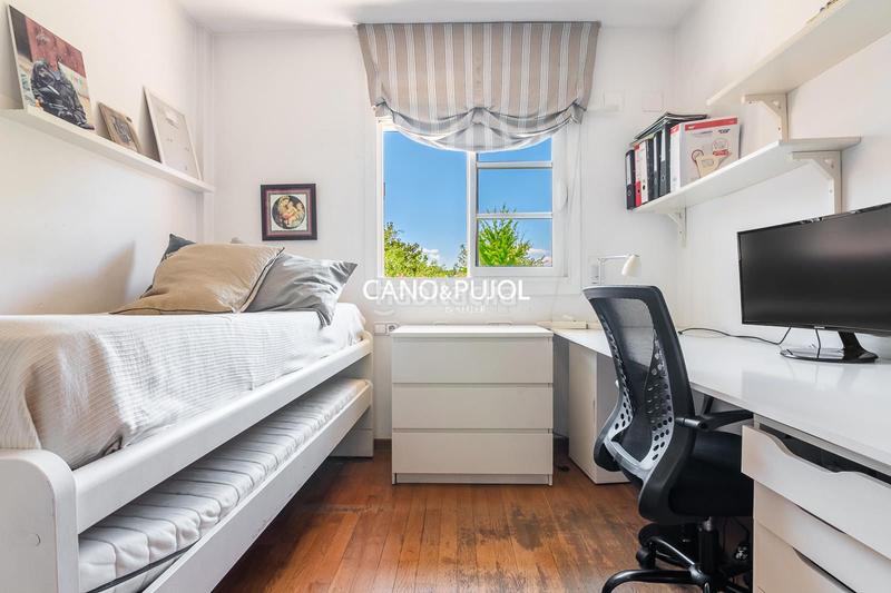 Foto 850bd024-9337-4b4e-b823-cb775fdf3373. Casa amb calefacció aparcament piscina a Mira-sol Sant Cugat del Vallès