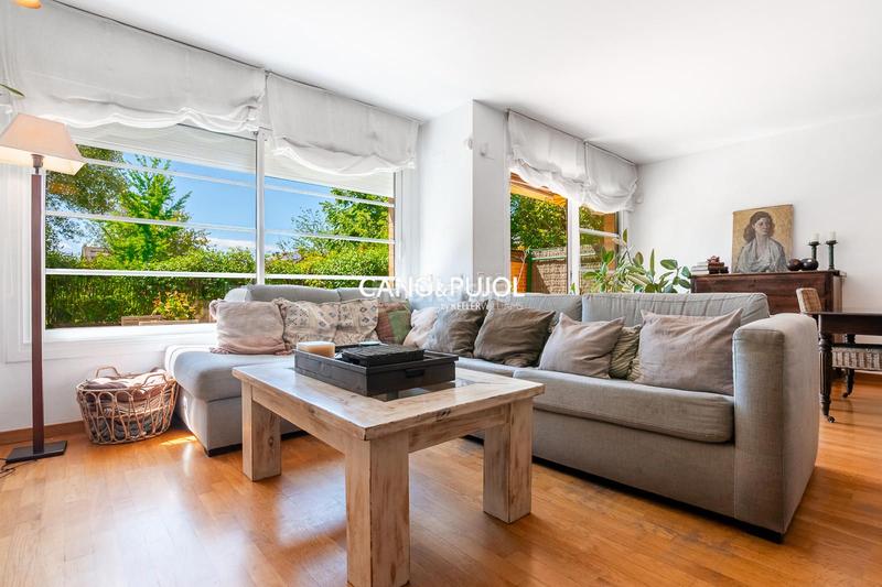 Foto 855e9275-3f0d-4dc3-b570-d8c4d66aadca. Casa amb calefacció aparcament piscina a Mira-sol Sant Cugat del Vallès