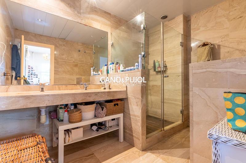 Foto 89d0d907-2d29-4538-9c2e-981fc1b0cbfd. Casa amb calefacció aparcament piscina a Mira-sol Sant Cugat del Vallès