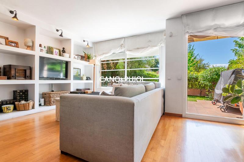 Foto 9e9240f5-b134-4c2d-97cb-fc1146940a5f. Casa amb calefacció aparcament piscina a Mira-sol Sant Cugat del Vallès