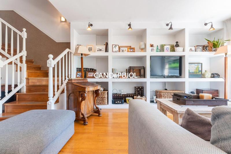 Foto ae597849-f28e-40fb-861b-31dbfff4202c. Casa amb calefacció aparcament piscina a Mira-sol Sant Cugat del Vallès