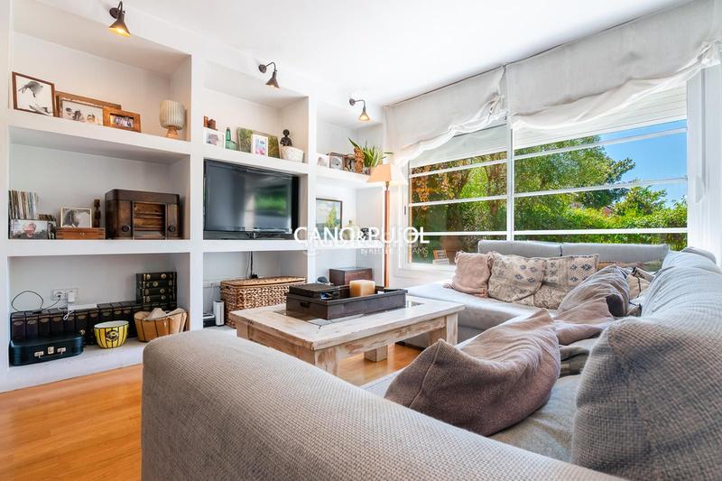 Foto ceacff29-a8fe-4acb-bd6a-72a90ed1832d. Casa amb calefacció aparcament piscina a Mira-sol Sant Cugat del Vallès