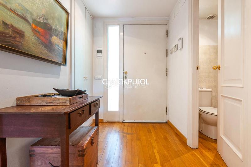 Foto dbc58e92-b2f8-48ff-9bc4-873976f6d0a1. Casa amb calefacció aparcament piscina a Mira-sol Sant Cugat del Vallès