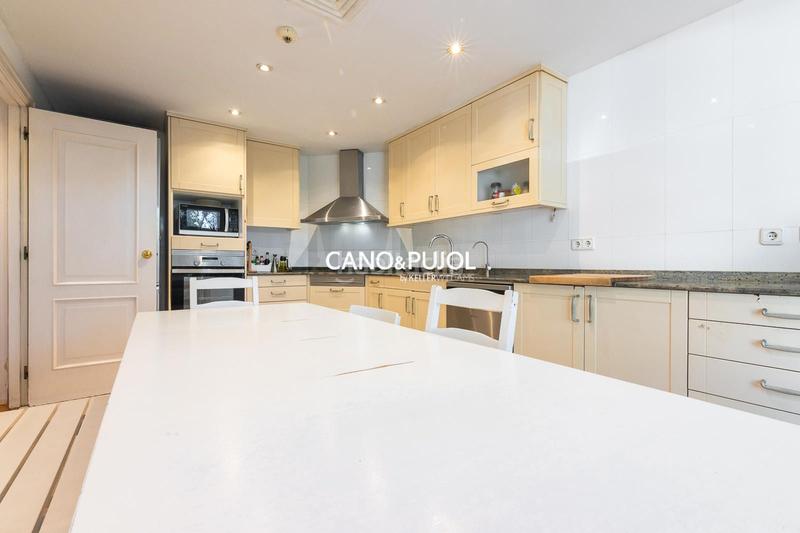 Foto e7130b5e-8a49-40c4-bc84-925b8c59c779. Casa amb calefacció aparcament piscina a Mira-sol Sant Cugat del Vallès