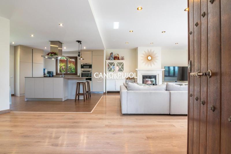 Foto 45822efb-dd12-4c0e-b09e-7810c4c7b0f0. Casa  unifamiliar en palleja en Pallejà